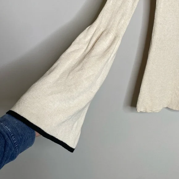 French Connection Vneck sweater Size Large Cream Bell Sleeve Fairy Office Career - Picture 6 of 13